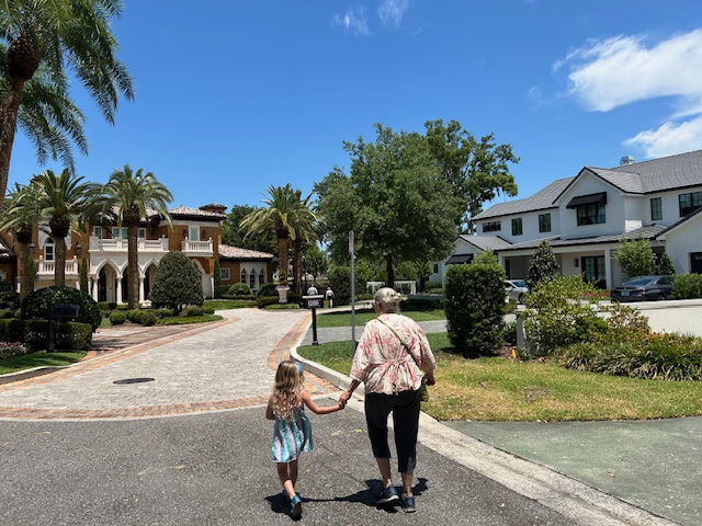 Dispute over private lakefront park roils Virginia Heights